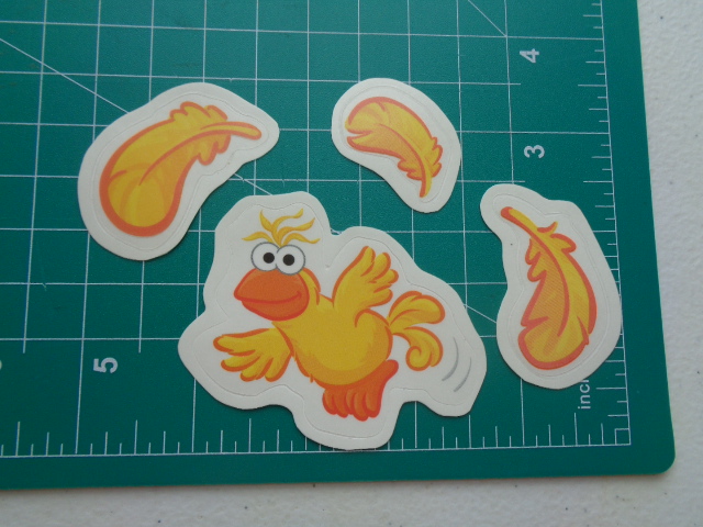 Sesame Street Little Yellow Bird & Feathers
